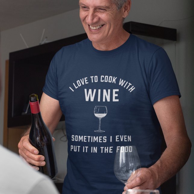 Camiseta Cozinhar com vinho (Criador carregado)