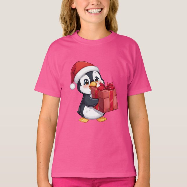 Camiseta Cozy Penguin with Gift – Kids Christmas Tee (Frente)