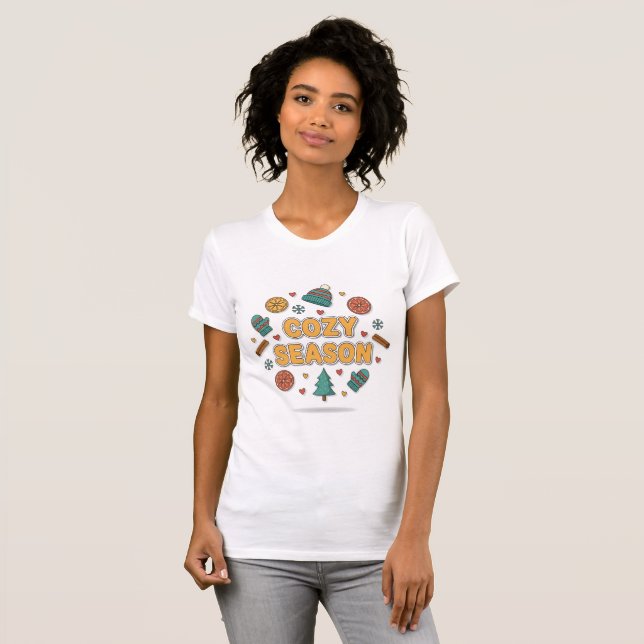 Camiseta Cozy Season Holiday Elements – Style B (Frente Completa)