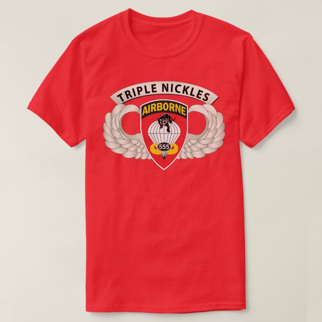 Camiseta Crachá 555th Parachute Infantry Bn SSI w NIc tripl (Frente do Design)