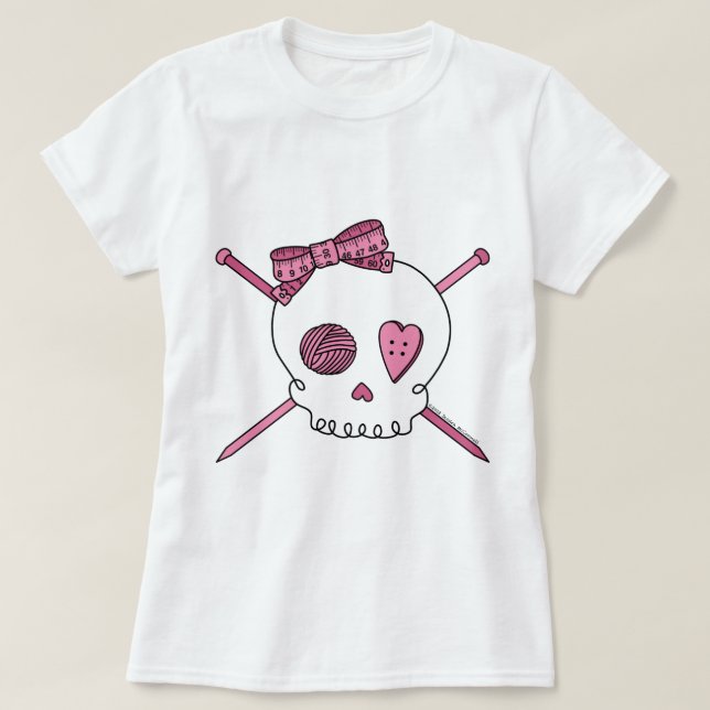 Camiseta Crânio & agulhas de confecção de malhas (rosa) (Frente do Design)