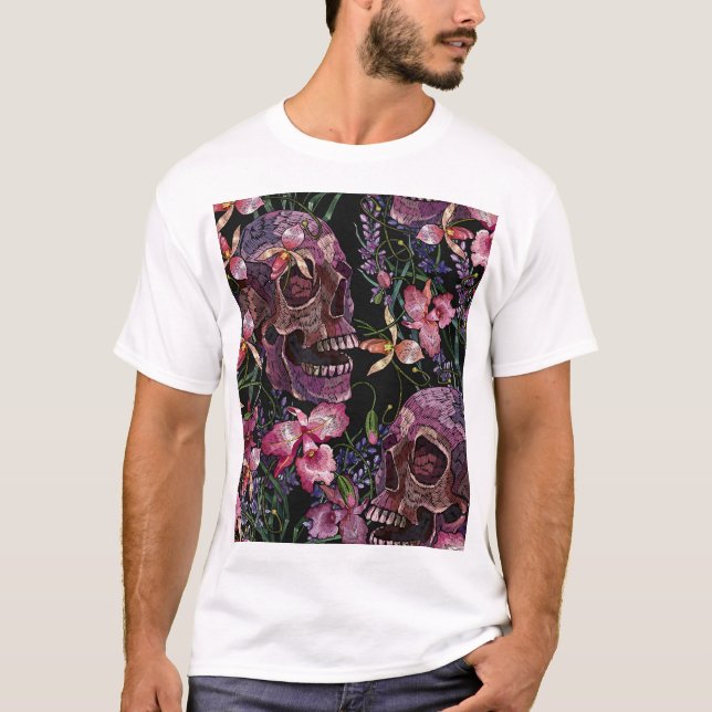 Camiseta Crânio bordado: Padrão Orquídeo Gótico (Frente)