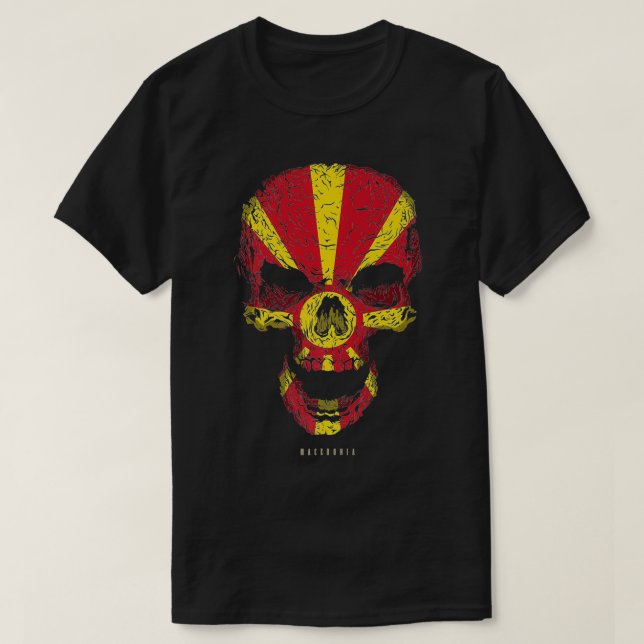 Camiseta Crânio com raiz macedônica no esqueleto da bandeir (Frente do Design)