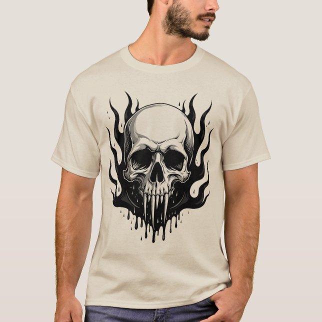 Camiseta Crânio de vampiro gótico com chamas pretas (Frente)