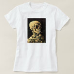 Camiseta Crânio de Van Gogh com o t-shirt ardente do<br><div class="desc">Crânio de Van Gogh com o t-shirt ardente do cigarro. Pintura a óleo em canvas desde 1885. O crânio com cigarro ardente revela o sentido de Van Gogh de humor e o sentido do macabramente. Algo de uma estranheza em seu reconheceu a obra, o trabalho cresceu na popularidade no passado...</div>
