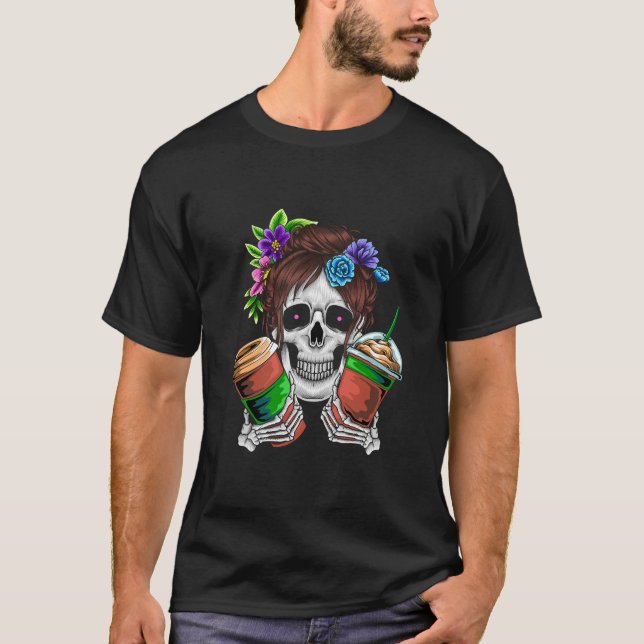 Camiseta Crânio feminino vetor com café de gelo e flor (Frente)