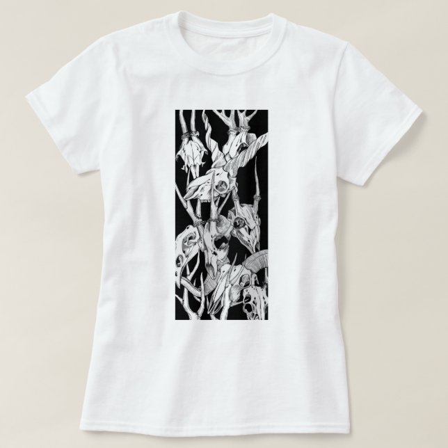 Camiseta Crânios Pretos e Brancos (Frente do Design)