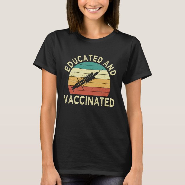 Camiseta Created and vaccinated fun pro vaccination (Frente)