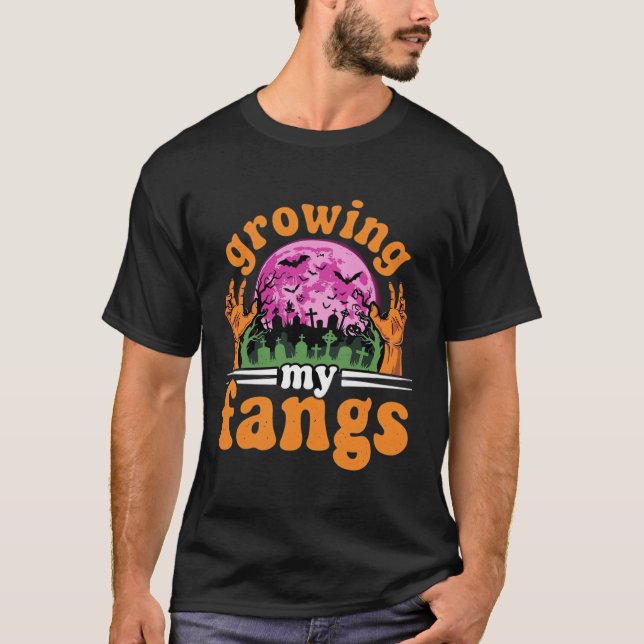 Camiseta Crescendo Meus Dentes Design de Vampiro de Hallowe (Frente)