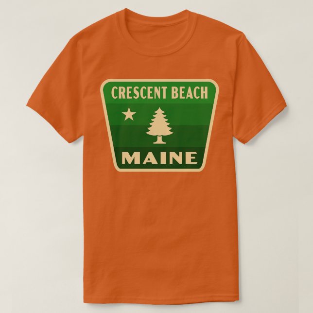 Camiseta Crescent Beach Maine Retro Pine Tree Crachá Verde (Frente do Design)
