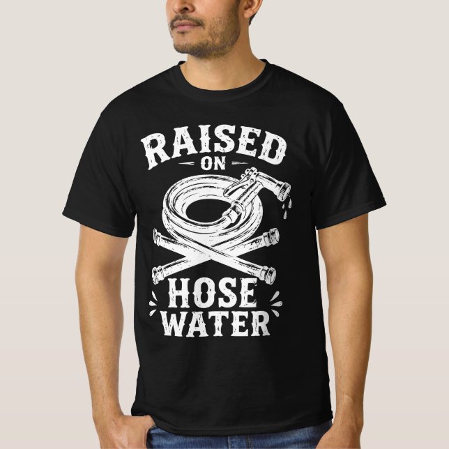 Camiseta Criado com água de mangueira (Frente)