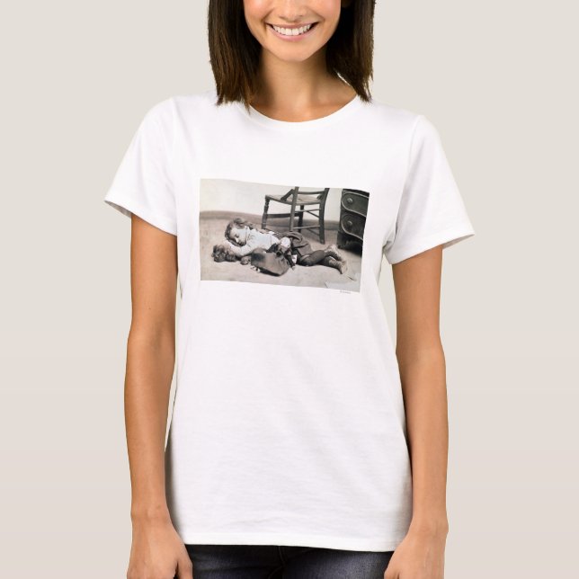 Camiseta Criança com boneca, C1895 (Frente)