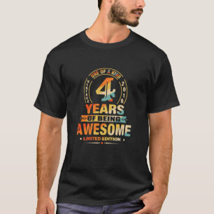 Camiseta Crianças 4º Aniversário Oferece 4 Anos De Incr