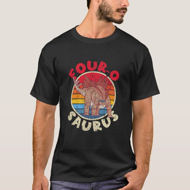 Camiseta Crianças 4º Aniversário Quatro Surus I Stegosaurus (Frente)