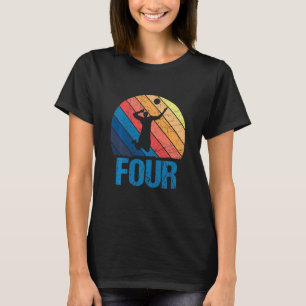 Camiseta Crianças: 4º Aniversário Retro Voleibol De 4 Anos
