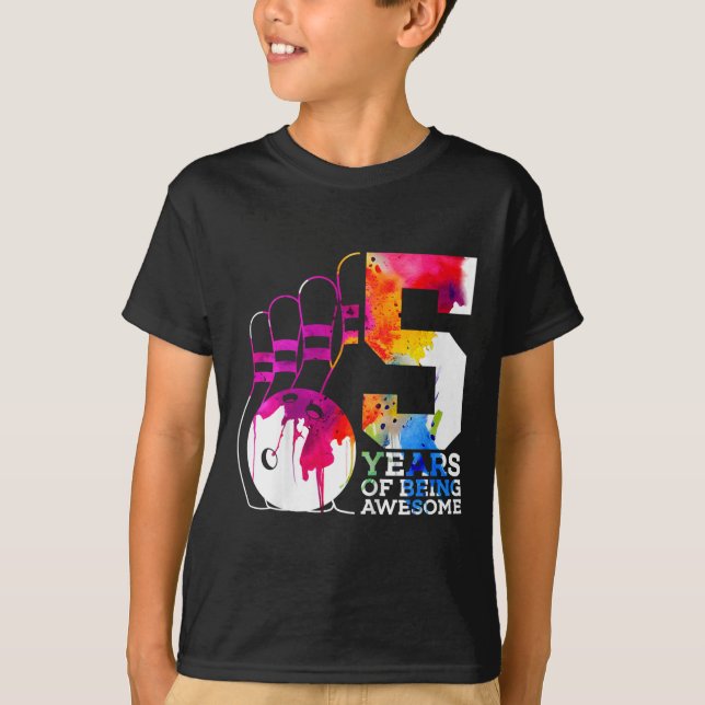 Camiseta Crianças 5 anos sendo 5 de Boliche de  incrível (Frente)