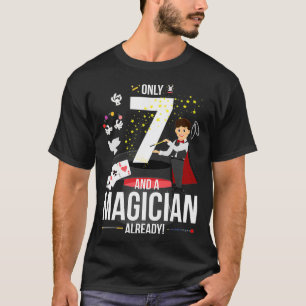 Camiseta Crianças 7 apenas 7 anos e um mágico já G