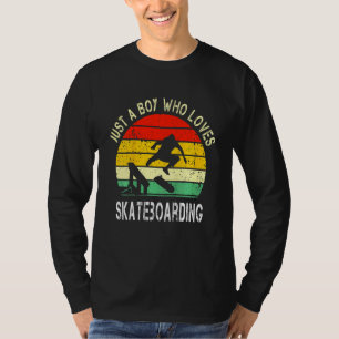 Camiseta Crianças Apenas Um Menino Que Adora O Skateboard V