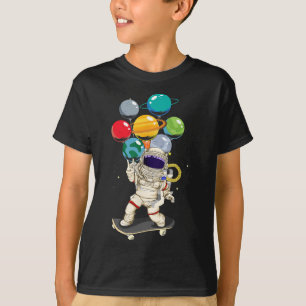 Camiseta Crianças Astronautas Andando de Skate Planetas Esp