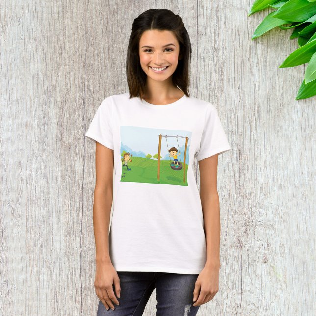 Camiseta Crianças Brincando no Balanço de Pneu (Criador carregado)