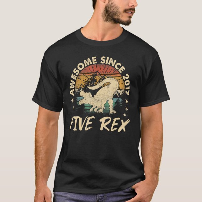 Camiseta Crianças Cinco Rex 5 Birthday Dinossaur Incrível D (Frente)