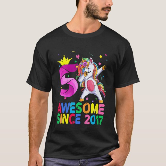 Camiseta Crianças Com 5 Anos De Idade Incrível Desde 2017 D (Frente)