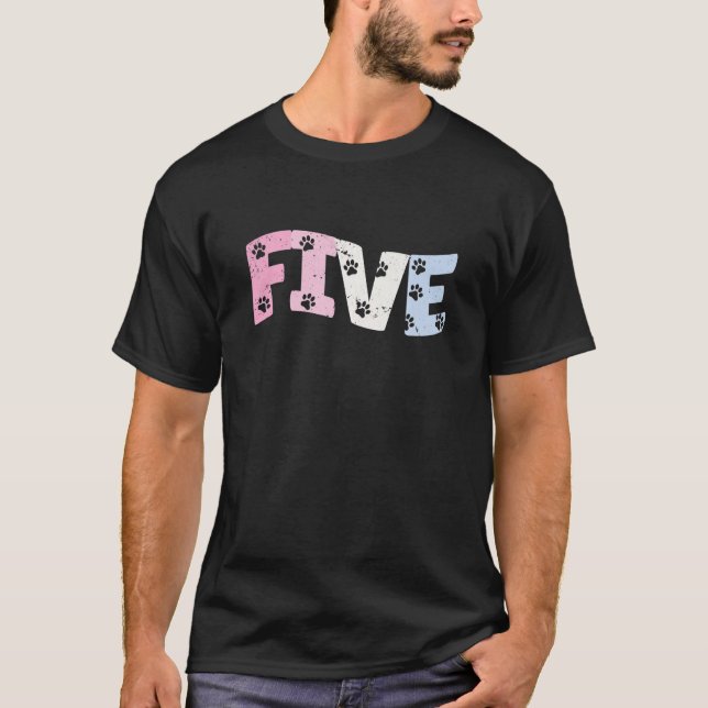 Camiseta Crianças com 5 anos de idade, pintada de cachorro- (Frente)