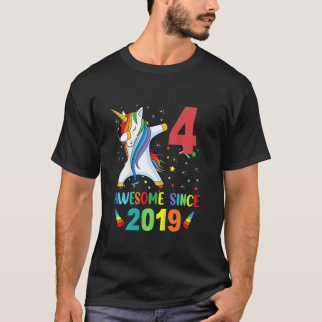 Camiseta Crianças de 4 anos adolescentes bebendo Unicorn 4° (Frente)