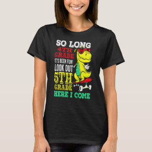 Camiseta Crianças de 4 anos de idade, atenção na 5 aqui I C