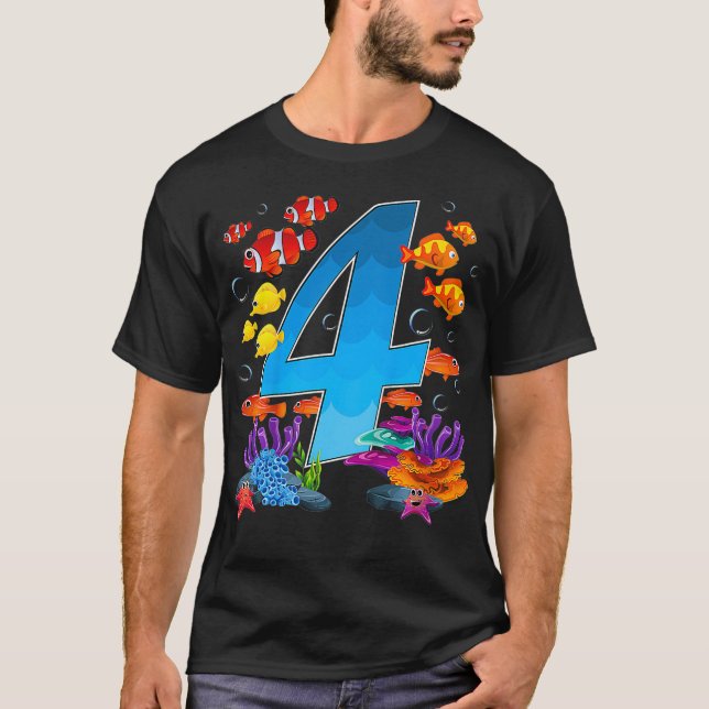 Camiseta Crianças de 4 anos sob o mar, dia de aniversário,  (Frente)