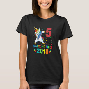 Camiseta Crianças de 5 anos adolescentes bebendo Unicorn 5 