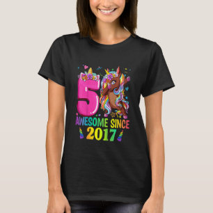 Camiseta Crianças de 5 anos adolescentes bebendo Unicorn 5 
