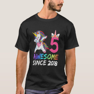 Camiseta Crianças de 5 anos adolescentes bebendo Unicorn 5 