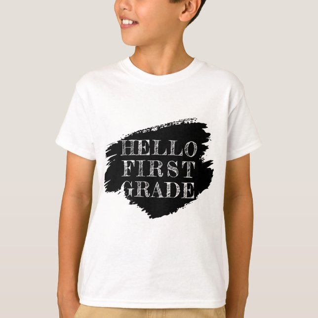Camiseta Crianças do 1º ano, saudações modernas, preto e br (Frente)