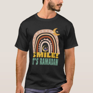 Camiseta Crianças é Ramadã Irmão sorri Muçulmano no Mês da 