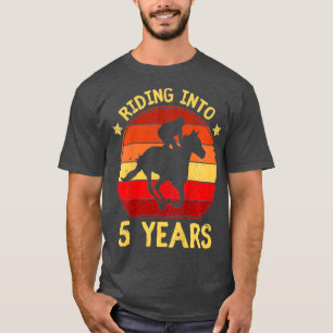 Camiseta Crianças entrando em cinco anos de presente de ca