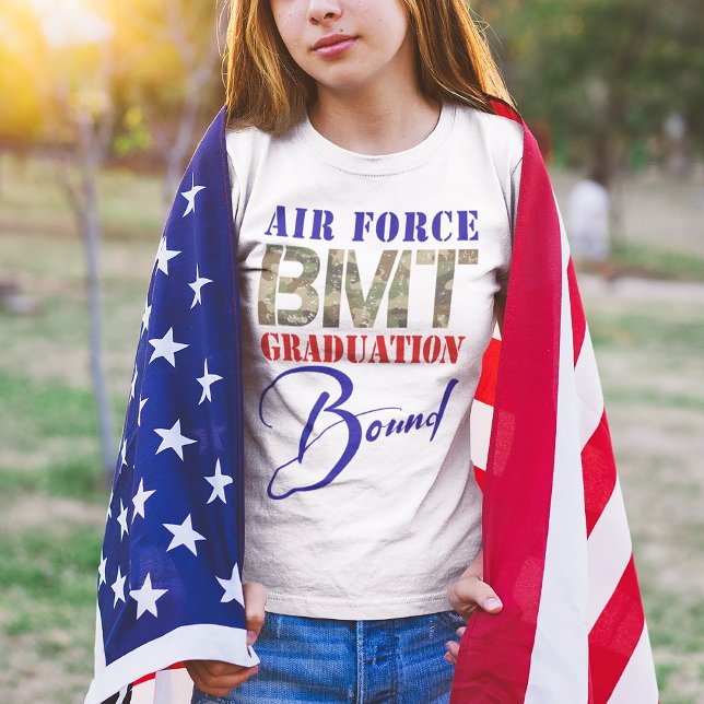 Camiseta Crianças Força Aérea BMT Graduação Ligação Frente- (Youth size Air Force BMT Graduation Bound t-shirt for boys and girls, basic military training, camo)