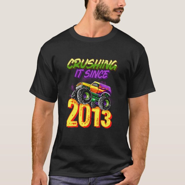 Camiseta Crianças Monstram Caminhão Esmagando Desde 2013 Ki (Frente)