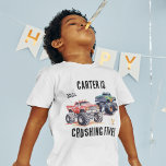 Camiseta Crianças Monstros Caminhões Aniversário T-Shirt<br><div class="desc">Aumente a diversão com a camiseta de aniversário personalizada dos Monster Car Trucks! O nome e a idade do seu filho serão mostrados orgulhosamente ao lado de caminhões de carros monstruosos, bandeiras e copos de ouro adoráveis e vibrantes. Esta é a última camisa de aniversário para qualquer jovem amante de...</div>