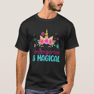 Camiseta Crianças O Jardim De Infância É Mágico De Volta Ao