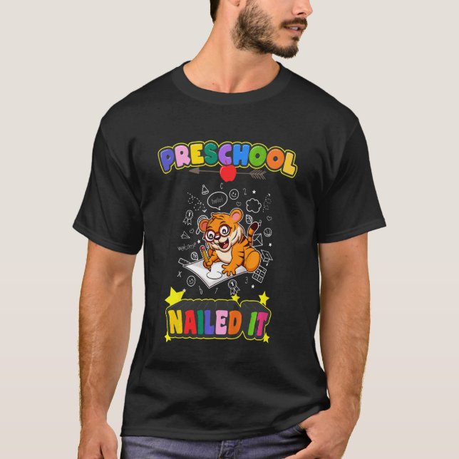 Camiseta Crianças - Pré-Escolas Enfiaram No Jardim De Infân (Frente)