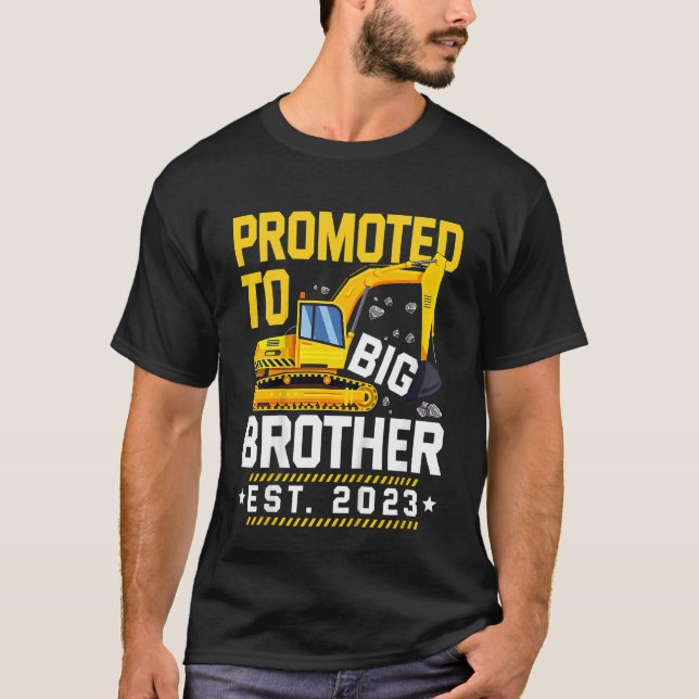 Camiseta Crianças Promovidas ao Big Bro 2023 Levadas até Bi (Frente)