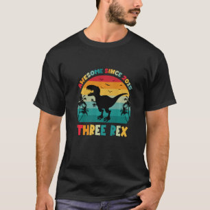 Camiseta Crianças Três Dinossauros Engraçados Rex, 7 Anos