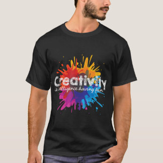 Camiseta Criatividade é inteligência tendo estudantes de ar