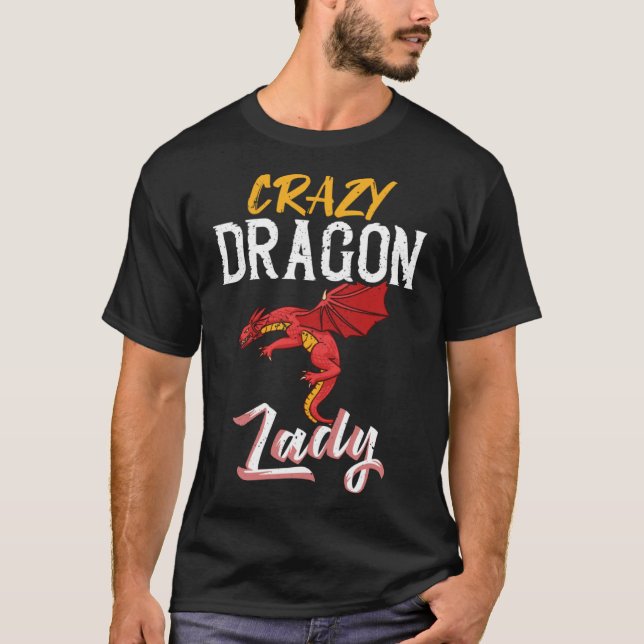 Camiseta Criatura 2 da fantasia de um dragão com um "Cute F (Frente)