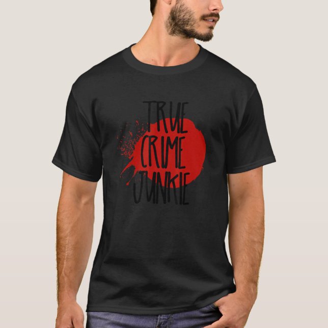 Camiseta Crimes Verdadeiros Junkie 1 (Frente)