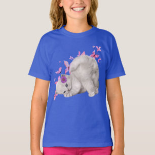 Camiseta Cristóvão branco fluffy cercado por flores rosa e