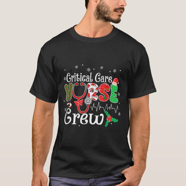 Camiseta Critical Care Nurse Crew Stethoscope Santa Hat Chr (Frente)