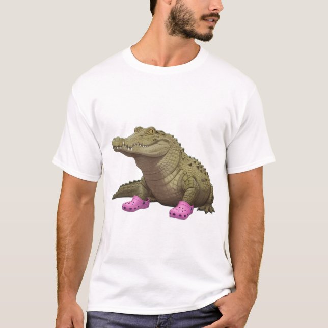 Camiseta Crocodilo usando sapatos de crocodilo (Frente)