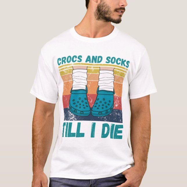 Camiseta Crocs E Meias Até I Morrer T-ShirtCrocs E meias (Frente)